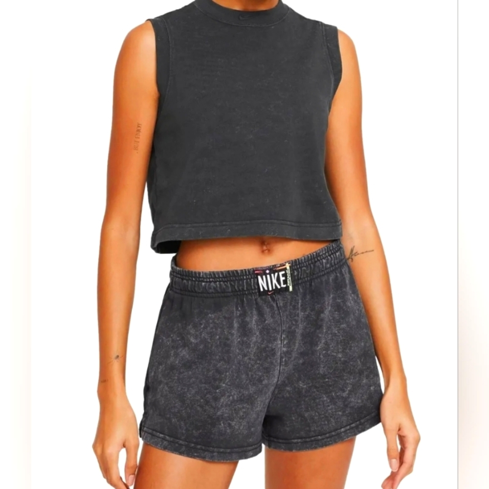 🎉Host Pick🎉 Nike Sportswear Black Acid Washed Crop Tank Top Size 3X